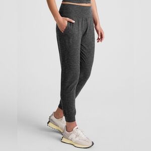 Beyond Yoga Spacedye Midi Jogger in Black-Charcoal Size Medium